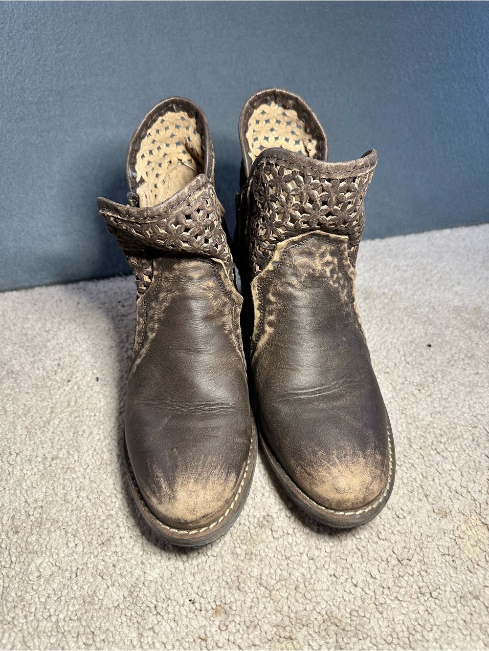 Circle G by Corral Brown Distressed Leather Laser Cut Ankle Booties Women’s 7 - Picture 1 of 14